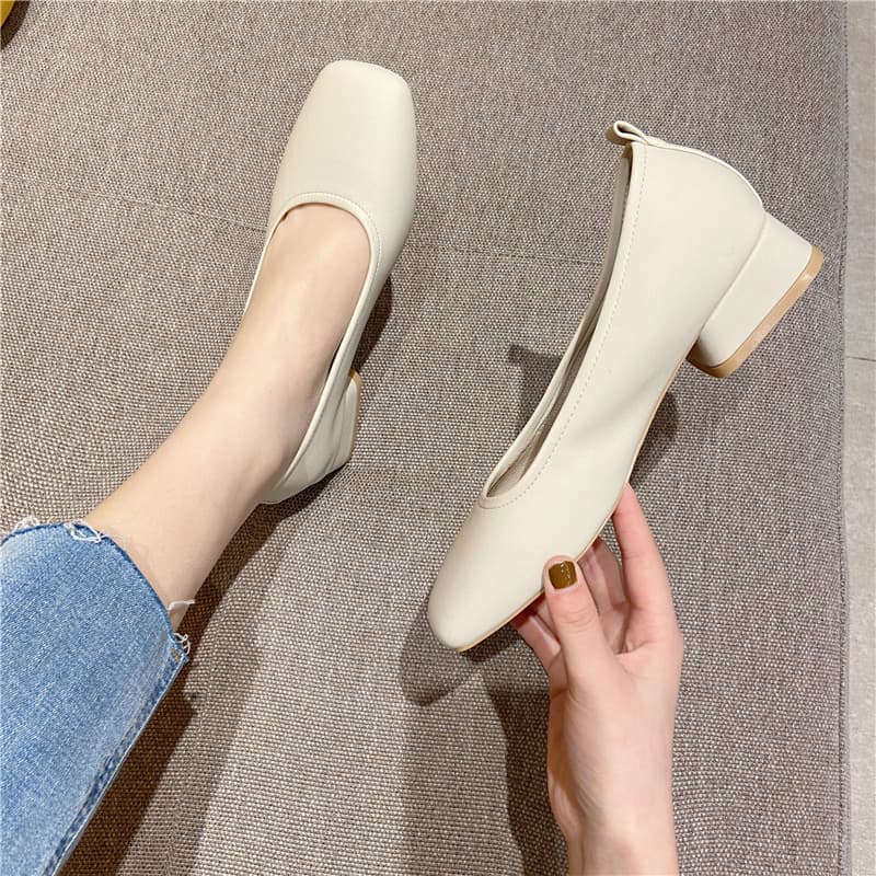 スクエアトゥ3センチローヒールパンプス