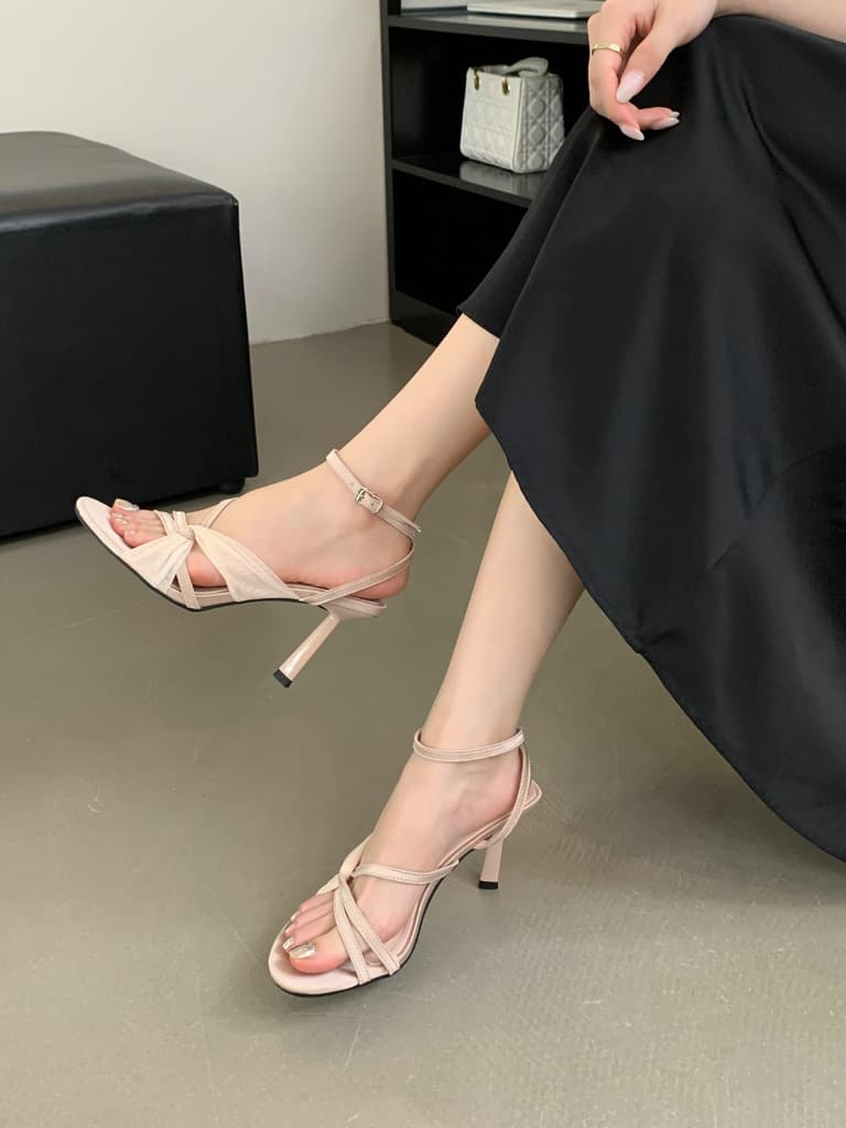 ヒール クロスストラップサンダル