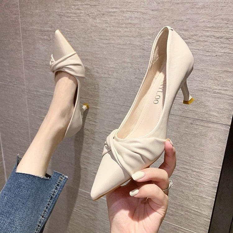 ヒール ねじりリボン付きポインテッドパンプス