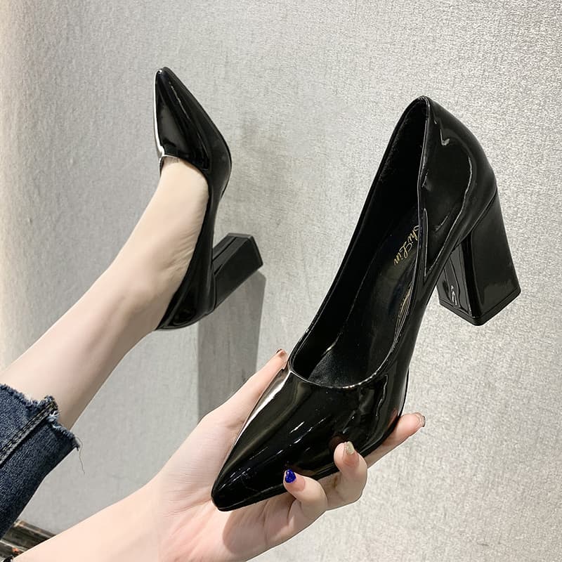 ローヒールポインテッドトゥパンプス