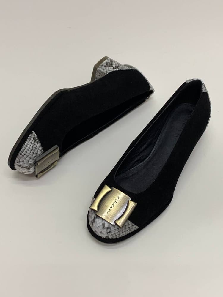 レトロフレンチ風ローヒールパンプス