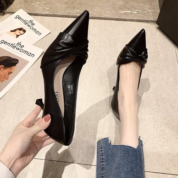 ヒール ねじりリボン付きポインテッドパンプス