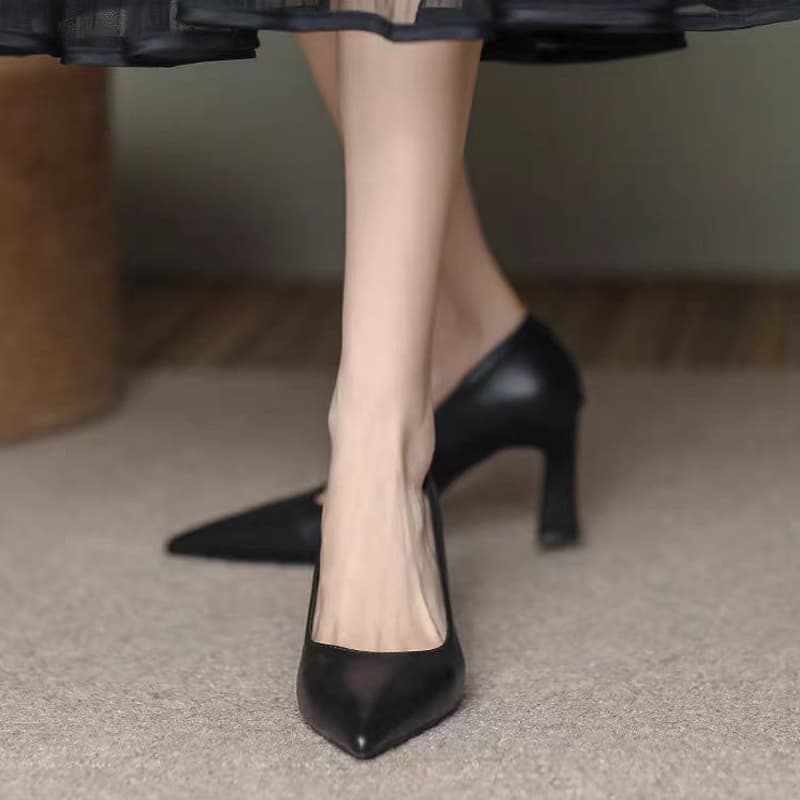 ヒール 洗練尖足美脚パンプス
