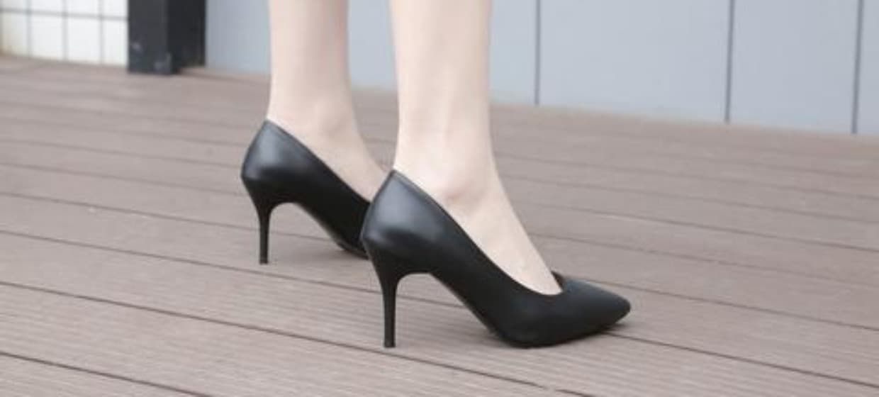 シンプル尖頭ローヒールパンプス
