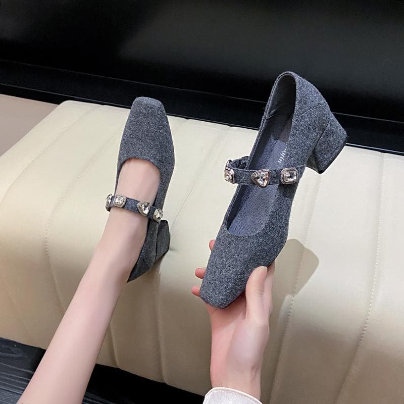 ラインストーン付き3センチヒールパンプス