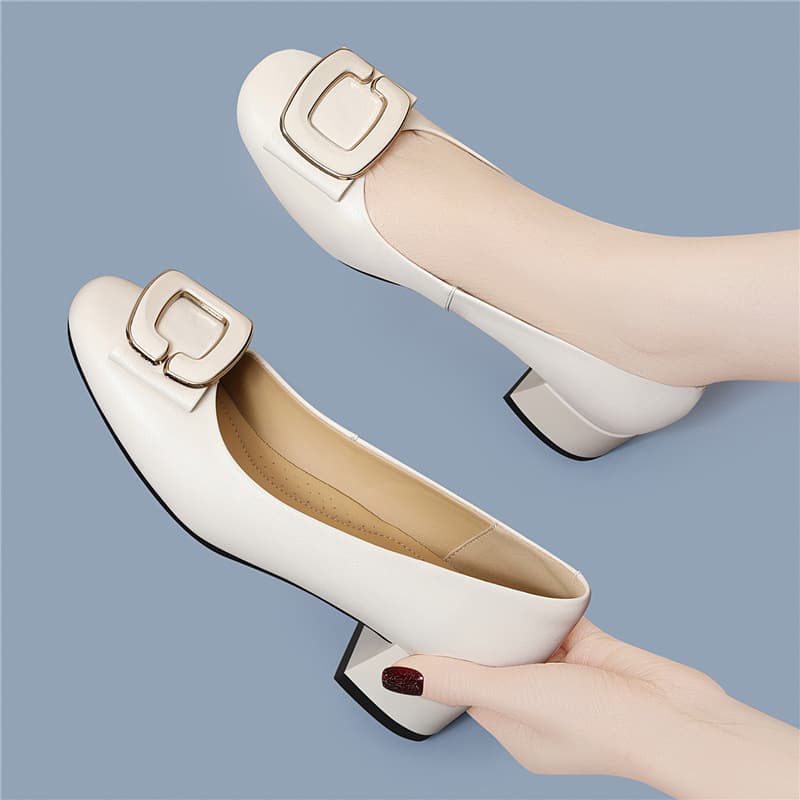 本革スクエアバックル ローヒールパンプス