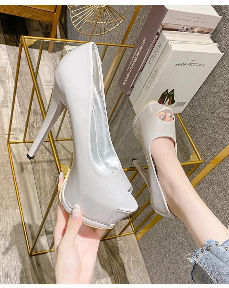 艶めきハイヒールパンプス
