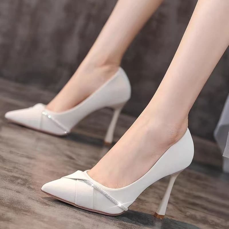ヒール きらめきポインテッド パンプス
